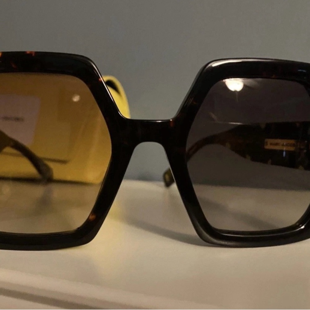 Marc Jacobs Tortoiseshell Hexagon Sunglasses with… - image 1